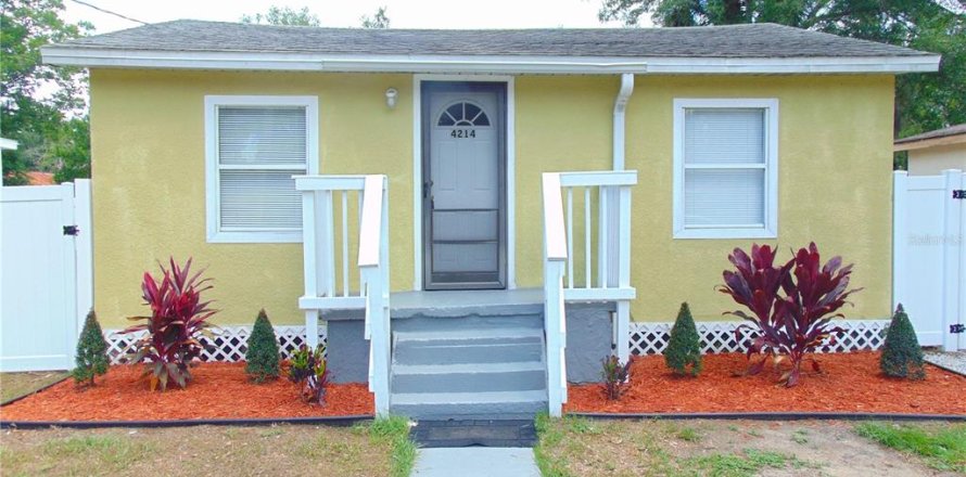 Villa ou maison à Tampa, Floride 3 chambres, 75.44 m2 № 2342189