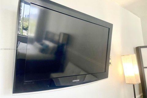 Copropriété à vendre à Sunny Isles Beach, Floride: 1 chambre, 33.44 m2 № 2034984 - photo 12