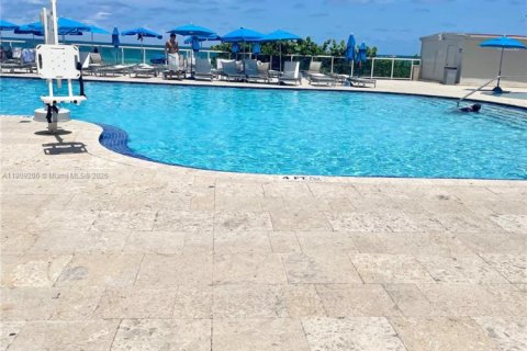Copropriété à vendre à Sunny Isles Beach, Floride: 1 chambre, 33.44 m2 № 2034984 - photo 24
