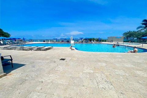 Copropriété à vendre à Sunny Isles Beach, Floride: 1 chambre, 33.44 m2 № 2034984 - photo 23