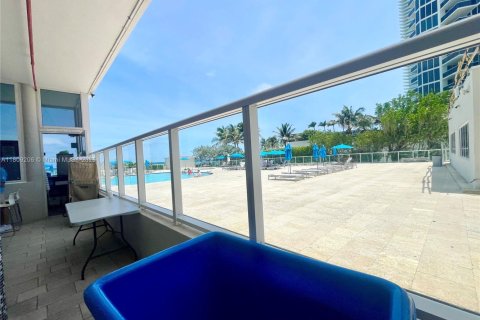 Copropriété à vendre à Sunny Isles Beach, Floride: 1 chambre, 33.44 m2 № 2034984 - photo 20