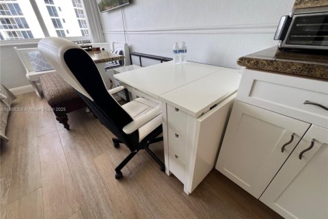 Copropriété à vendre à Sunny Isles Beach, Floride: 1 chambre, 33.44 m2 № 2034984 - photo 10