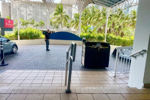 Copropriété à vendre à Sunny Isles Beach, Floride: 1 chambre, 33.44 m2 № 2034984 - photo 30