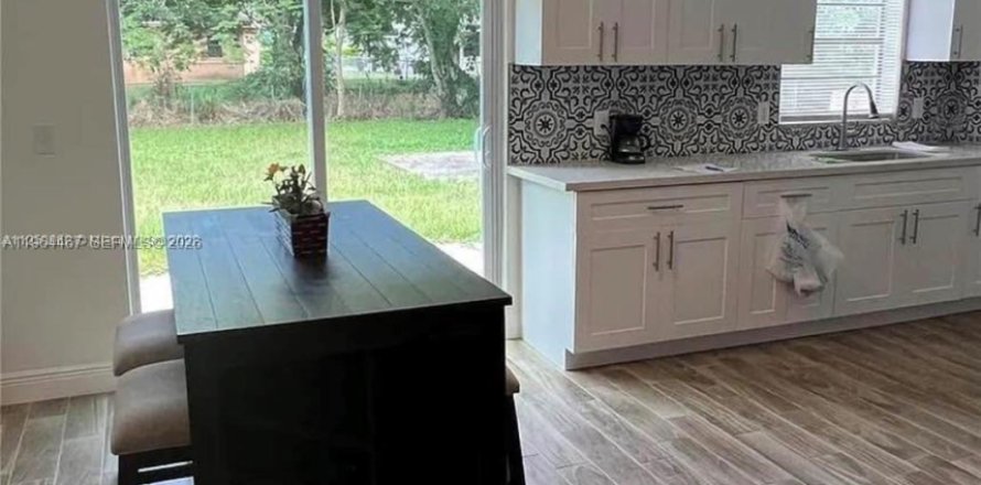 Casa en St. Lucie, Florida 3 dormitorios, 95.13 m2 № 2025928