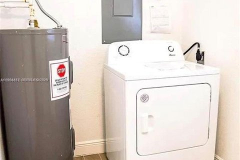 Casa en alquiler en St. Lucie, Florida, 3 dormitorios, 95.13 m2 № 2025928 - foto 10