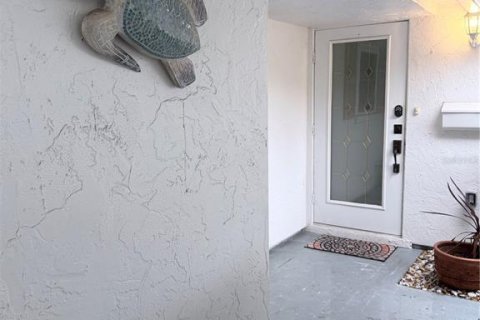 Casa en venta en Sarasota, Florida, 2 dormitorios, 104.05 m2 № 2411524 - foto 2