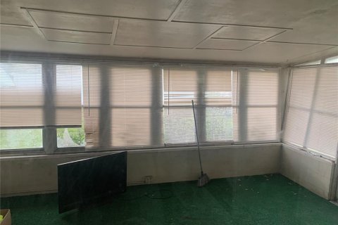 Immobilier commercial à vendre à Riverview, Floride: 242.94 m2 № 233286 - photo 25