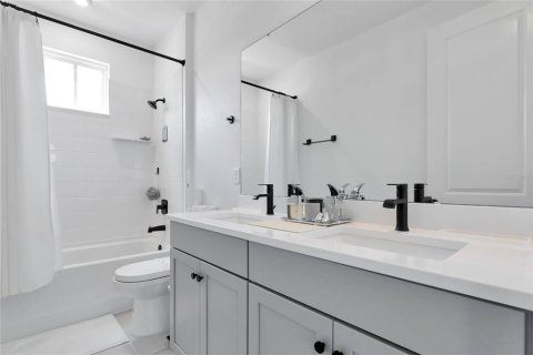 House in Celebration, Florida 5 bedrooms, 302.4 sq.m. № 1246768 - photo 22