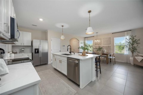 House in Sarasota, Florida 5 bedrooms, 229.93 sq.m. № 1631648 - photo 8