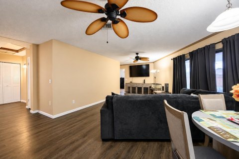 Casa en venta en Port St. Lucie, Florida, 3 dormitorios, 141.03 m2 № 2412303 - foto 11