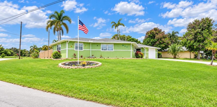 Casa en Port St. Lucie, Florida 3 dormitorios, 141.03 m2 № 2412303
