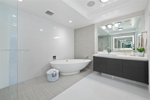 Copropriété à vendre à Sunny Isles Beach, Floride: 3 chambres, 175.77 m2 № 2011684 - photo 13