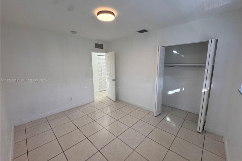 Appartement à louer à North Miami, Floride: 1 chambre, 594.76 m2 № 2153249 - photo 17