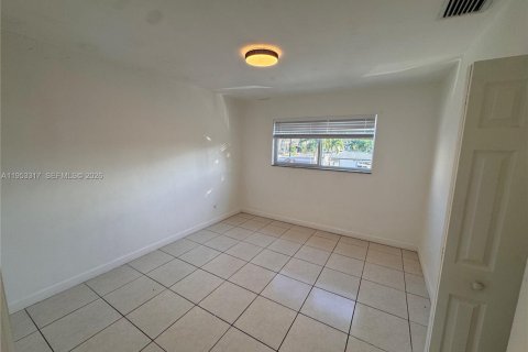 Appartement à louer à North Miami, Floride: 1 chambre, 594.76 m2 № 2153249 - photo 12