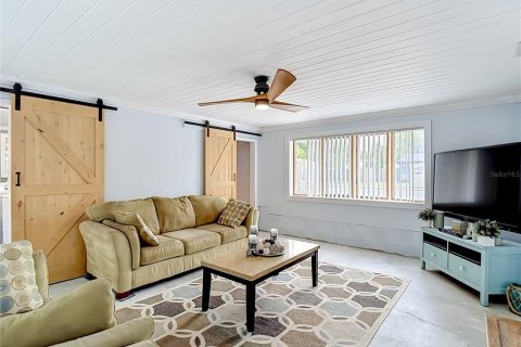 Casa en venta en Zephyrhills, Florida, 3 dormitorios, 112.23 m2 № 2107210 - foto 17