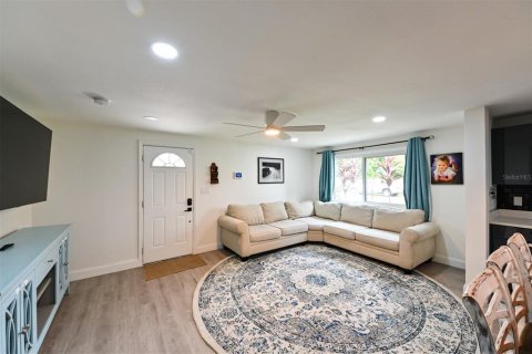 Casa en venta en Tampa, Florida, 3 dormitorios, 126.44 m2 № 1900862 - foto 10