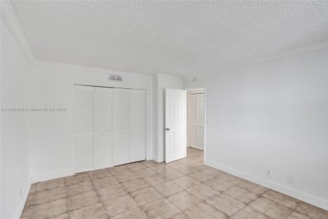 Copropriété à louer à Hollywood, Floride: 2 chambres, 130.06 m2 № 1975349 - photo 22