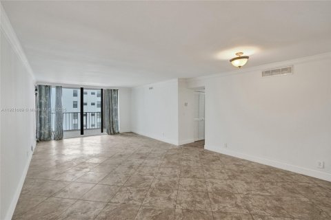 Copropriété à louer à Hollywood, Floride: 2 chambres, 130.06 m2 № 1975349 - photo 14