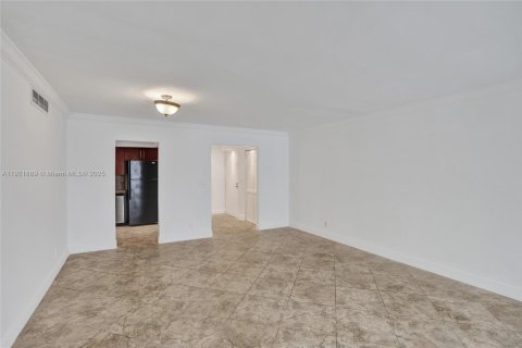 Copropriété à louer à Hollywood, Floride: 2 chambres, 130.06 m2 № 1975349 - photo 17