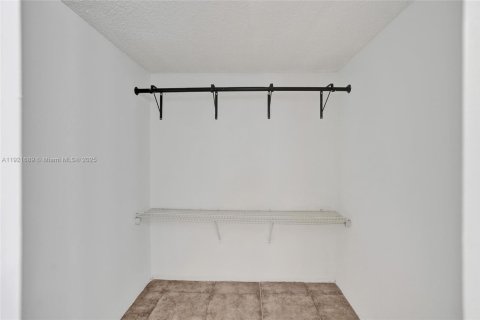 Copropriété à louer à Hollywood, Floride: 2 chambres, 130.06 m2 № 1975349 - photo 30