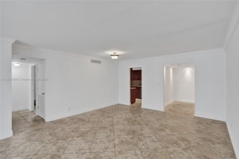 Copropriété à louer à Hollywood, Floride: 2 chambres, 130.06 m2 № 1975349 - photo 16
