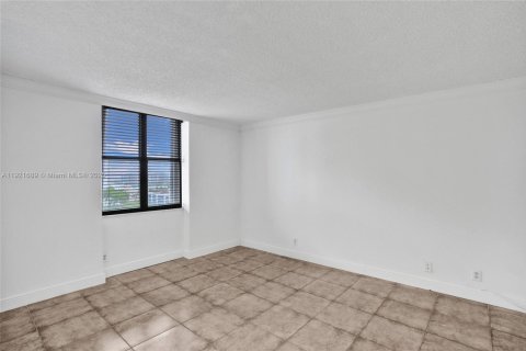 Copropriété à louer à Hollywood, Floride: 2 chambres, 130.06 m2 № 1975349 - photo 20