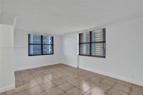 Copropriété à louer à Hollywood, Floride: 2 chambres, 130.06 m2 № 1975349 - photo 26