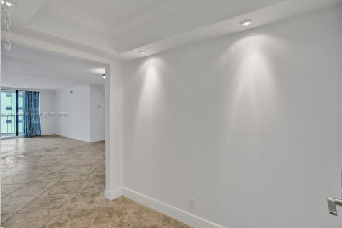 Copropriété à louer à Hollywood, Floride: 2 chambres, 130.06 m2 № 1975349 - photo 8