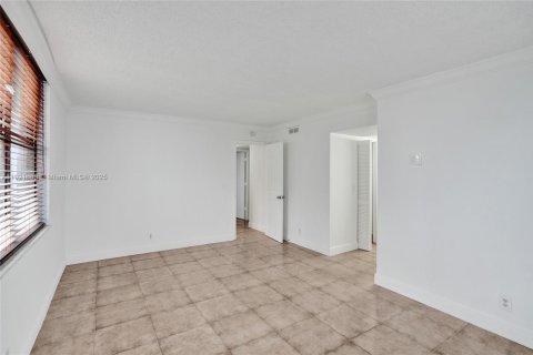 Copropriété à louer à Hollywood, Floride: 2 chambres, 130.06 m2 № 1975349 - photo 28