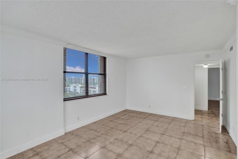 Copropriété à louer à Hollywood, Floride: 2 chambres, 130.06 m2 № 1975349 - photo 29