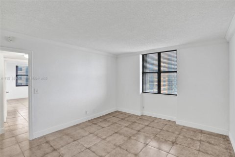 Copropriété à louer à Hollywood, Floride: 2 chambres, 130.06 m2 № 1975349 - photo 21