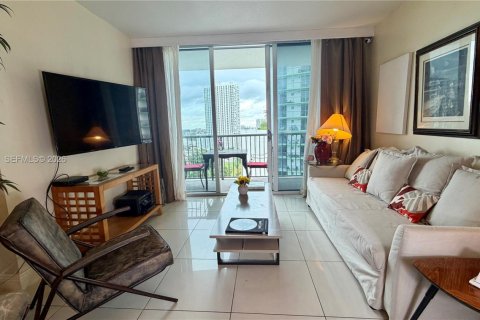 Кондоминиум с 1 спальней в Майами, Флорида № 2001912