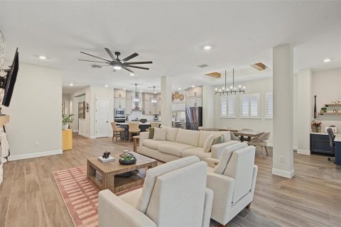 Villa ou maison à vendre à Land O' Lakes, Floride: 4 chambres, 297.01 m2 № 2389164 - photo 8