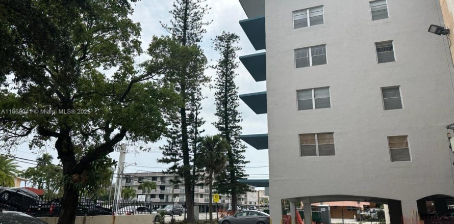 Condo à North Miami, Floride, 1 chambre  № 2017098