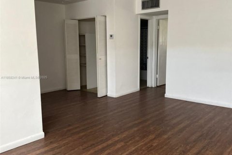 Copropriété à vendre à North Miami, Floride: 1 chambre, 67.35 m2 № 2017098 - photo 4