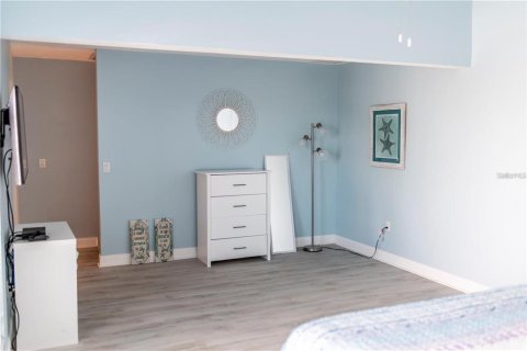 Condominio en venta en Madeira Beach, Florida, 1 dormitorio, 70.14 m2 № 1903671 - foto 27