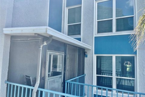 Condominio en venta en Madeira Beach, Florida, 1 dormitorio, 70.14 m2 № 1903671 - foto 1