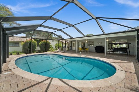 House in Cape Coral, Florida 2 bedrooms, 118.45 sq.m. № 2208843 - photo 24