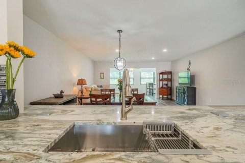 Condo in Bradenton, Florida, 2 bedrooms № 2096523 - photo 10