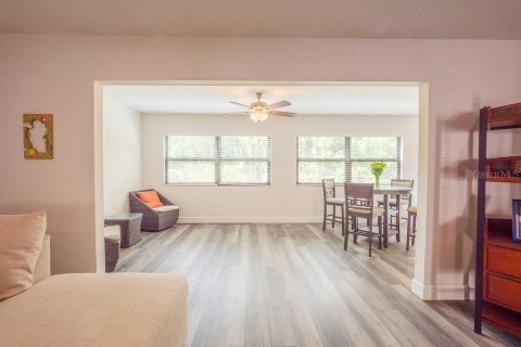 Condo in Bradenton, Florida, 2 bedrooms № 2096523 - photo 19