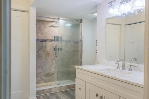Condo in Bradenton, Florida, 2 bedrooms № 2096523 - photo 30
