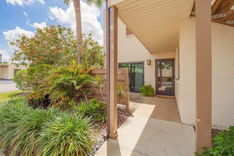 Condo in Bradenton, Florida, 2 bedrooms № 2096523 - photo 4