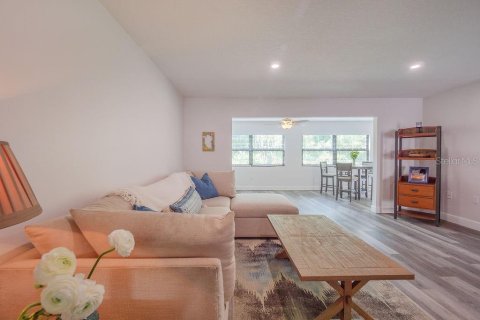 Condo in Bradenton, Florida, 2 bedrooms № 2096523 - photo 17