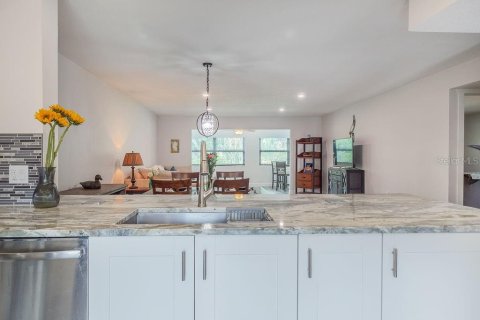 Condo in Bradenton, Florida, 2 bedrooms № 2096523 - photo 9