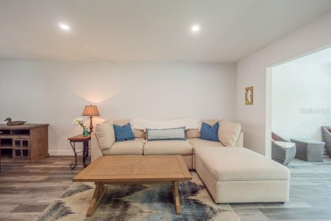 Condo in Bradenton, Florida, 2 bedrooms № 2096523 - photo 16