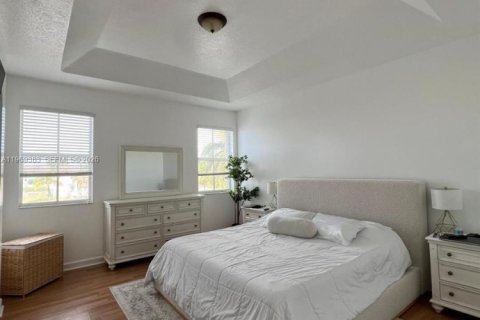 Townhouse in Miami, Florida 4 bedrooms, 194.72 sq.m. № 2030200 - photo 8