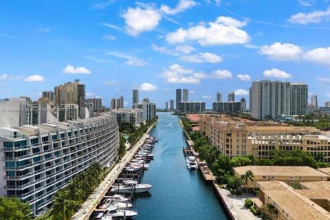 Copropriété à vendre à Aventura, Floride: 3 chambres, 190.45 m2 № 1965348 - photo 2