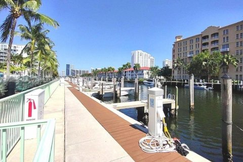 Copropriété à vendre à Aventura, Floride: 3 chambres, 190.45 m2 № 1965348 - photo 14