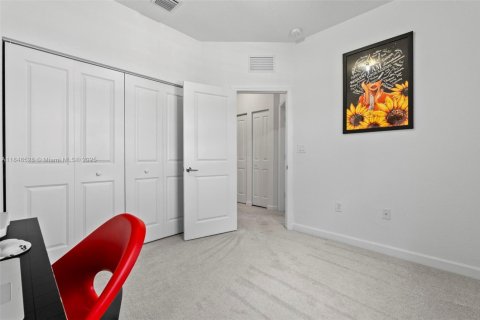 Touwnhouse à vendre à Miami, Floride: 3 chambres, 123.65 m2 № 1978006 - photo 23