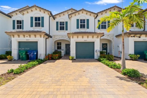 Touwnhouse à Miami, Floride 3 chambres, 123.65 m2 № 1978006